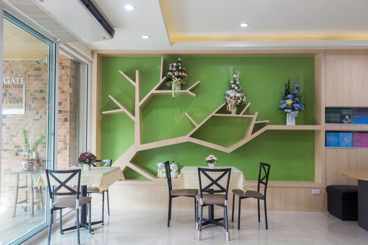 Suan Dok Gate Guesthouse Chiang Mai Exterior photo