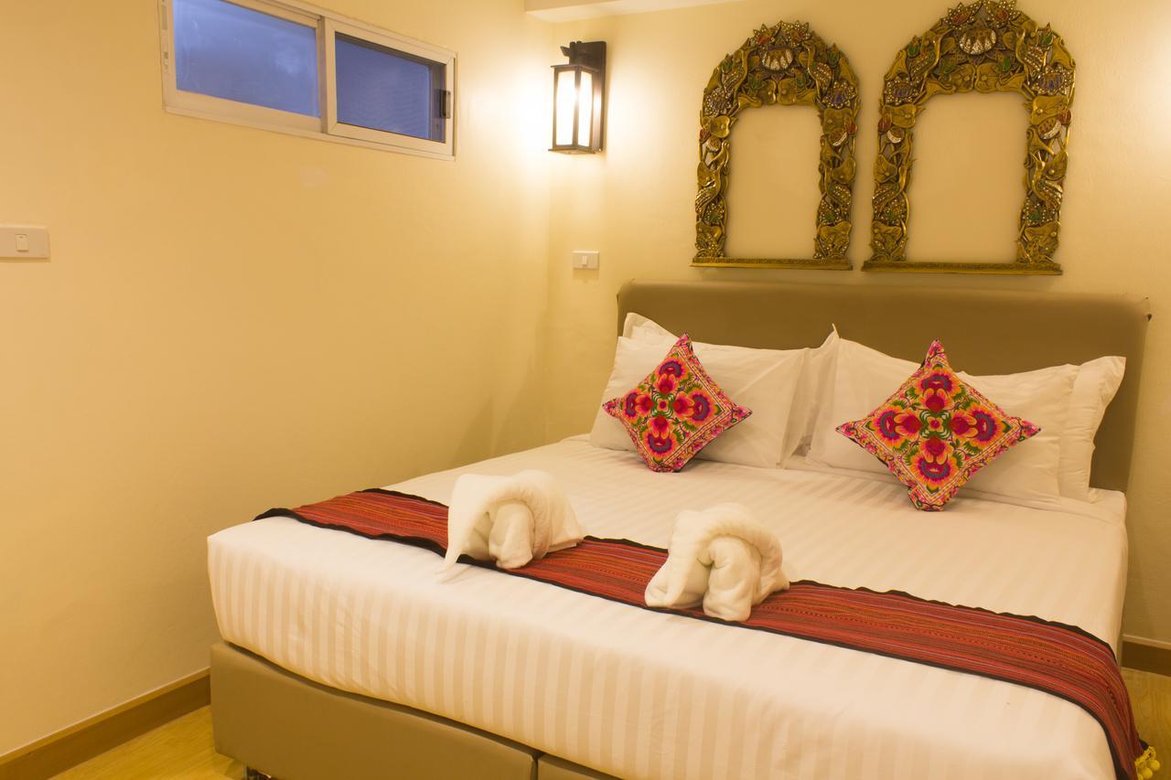 Suan Dok Gate Guesthouse Chiang Mai Exterior photo